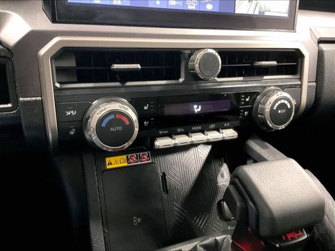 Used 2025 Toyota 4Runner TRD Off-Road Premium AWD/4WD image 26