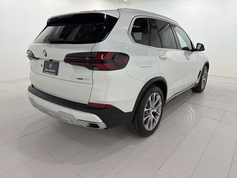 Certified 2024 BMW X5 xDrive40i w/ Premium Package AWD/4WD image 5