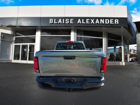 Used 2023 Chevrolet Colorado Z71 w/ Z71 Convenience Package 2 AWD/4WD image 4