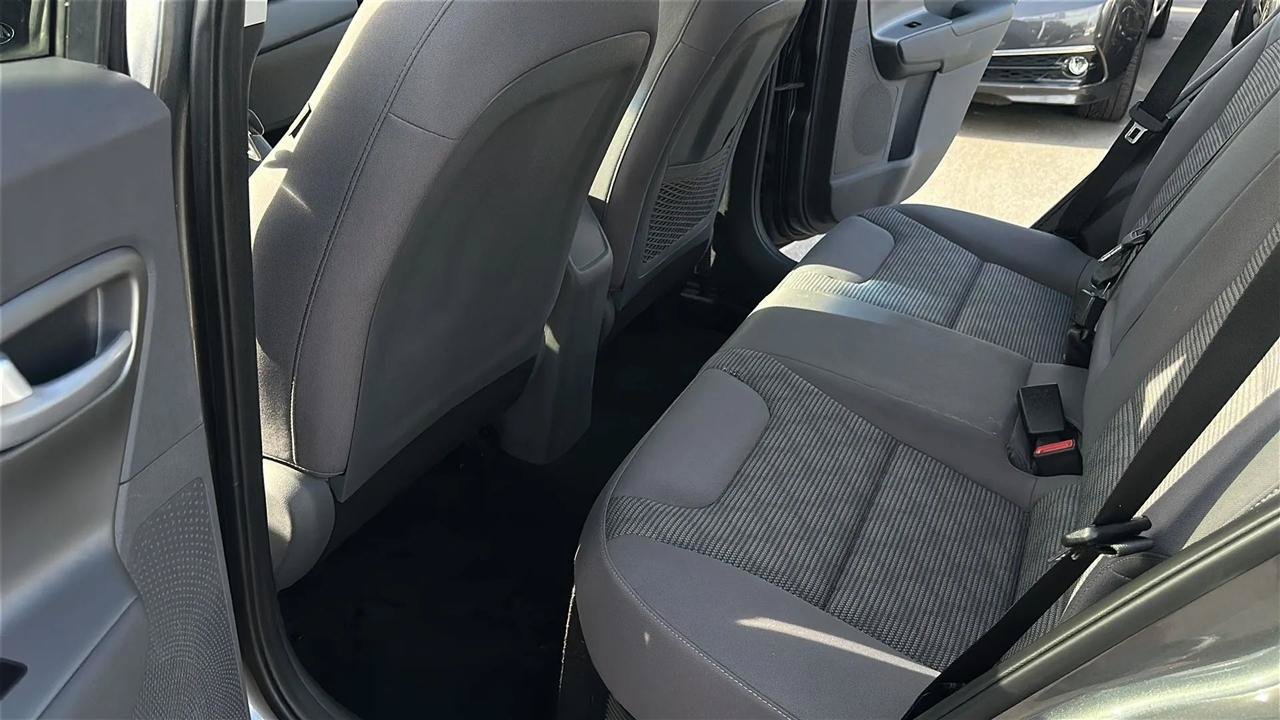 Used 2018 Kia Niro LX FWD image 25