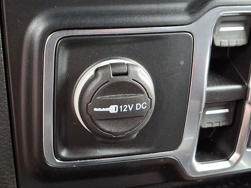 Used 2021 Jeep Wrangler Unlimited Sahara AWD/4WD image 25