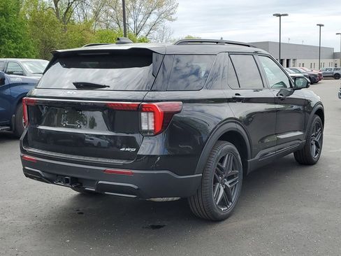 New 2026 Ford Explorer ST-Line w/ ST-Line Street Pack AWD/4WD image 4