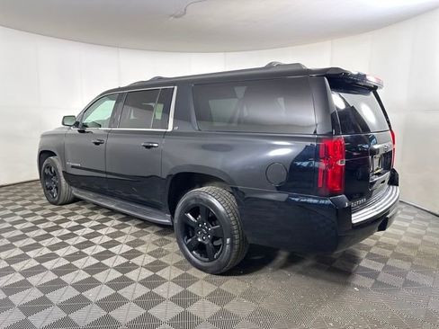 Used 2018 Chevrolet Suburban LT image 5