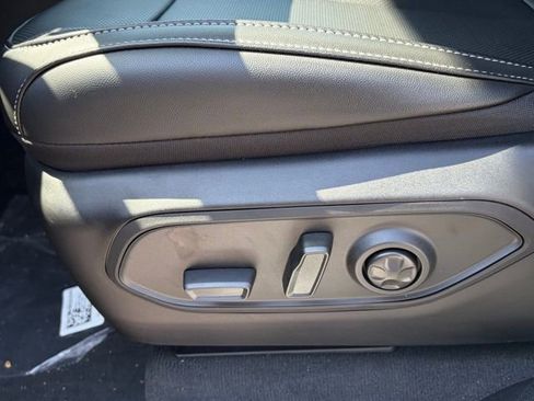New 2026 Jeep Grand Cherokee Limited AWD/4WD image 16