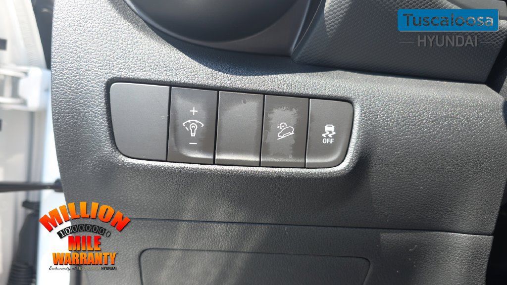 Used 2023 Hyundai Kona Limited AWD/4WD image 14