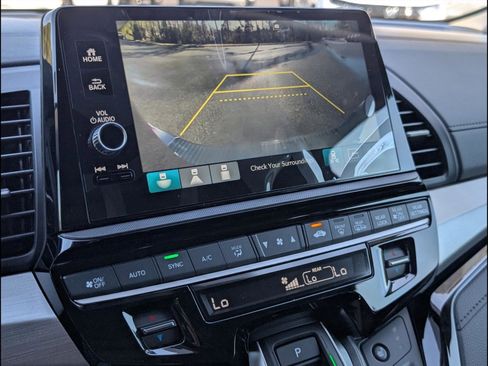 New 2026 Honda Odyssey Touring image 14