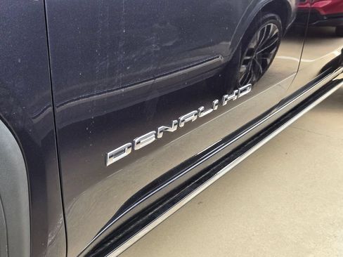 Used 2024 GMC Sierra 3500 Denali Ultimate AWD/4WD image 10