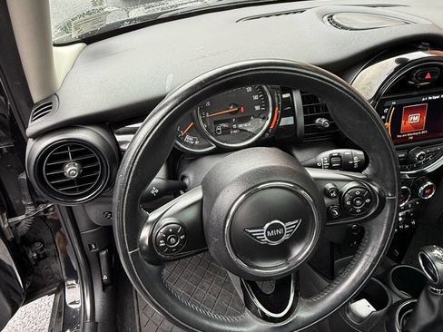 Used 2019 MINI Cooper 4-Door Hardtop image 7