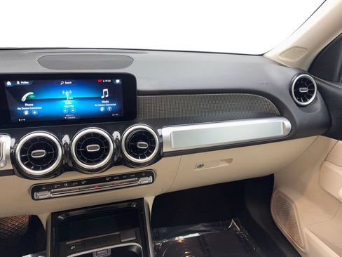 Used 2022 Mercedes-Benz GLB 250 image 57
