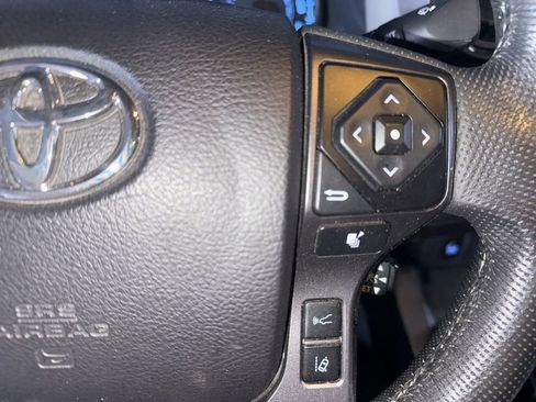 Used 2021 Toyota Tacoma TRD Sport w/ Technology Package image 18