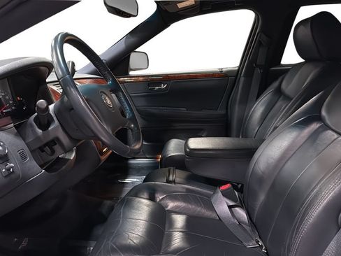 Used 2011 Cadillac DTS Limousine FWD image 25