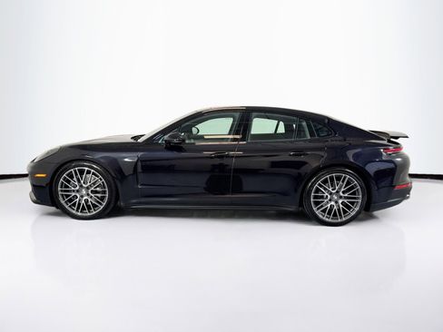 Used 2025 Porsche Panamera image 2
