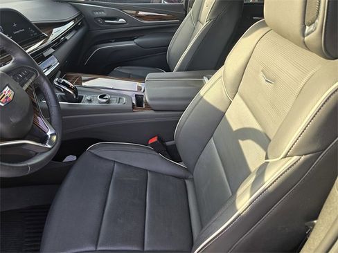 Used 2024 Cadillac Escalade Premium Luxury w/ Performance Package image 21