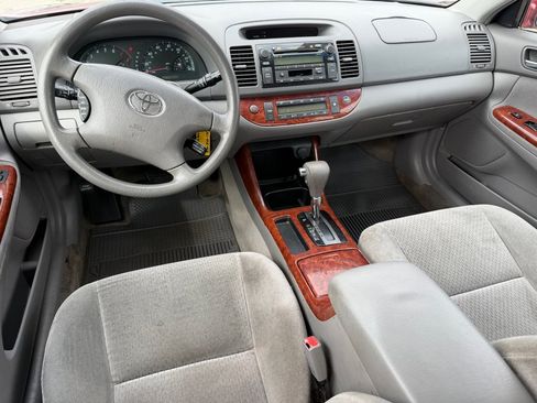 Used 2003 Toyota Camry XLE w/ Gold Pkg FWD image 11