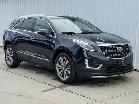 Certified 2025 Cadillac XT5 Premium Luxury AWD/4WD image 2