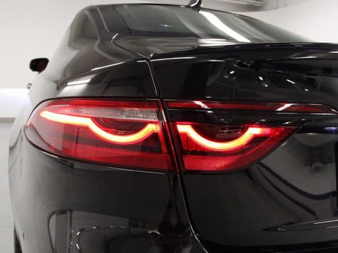 Used 2024 Jaguar XF R-Dynamic SE image 11