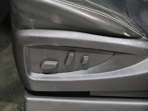 Used 2016 GMC Yukon XL SLT AWD/4WD image 12