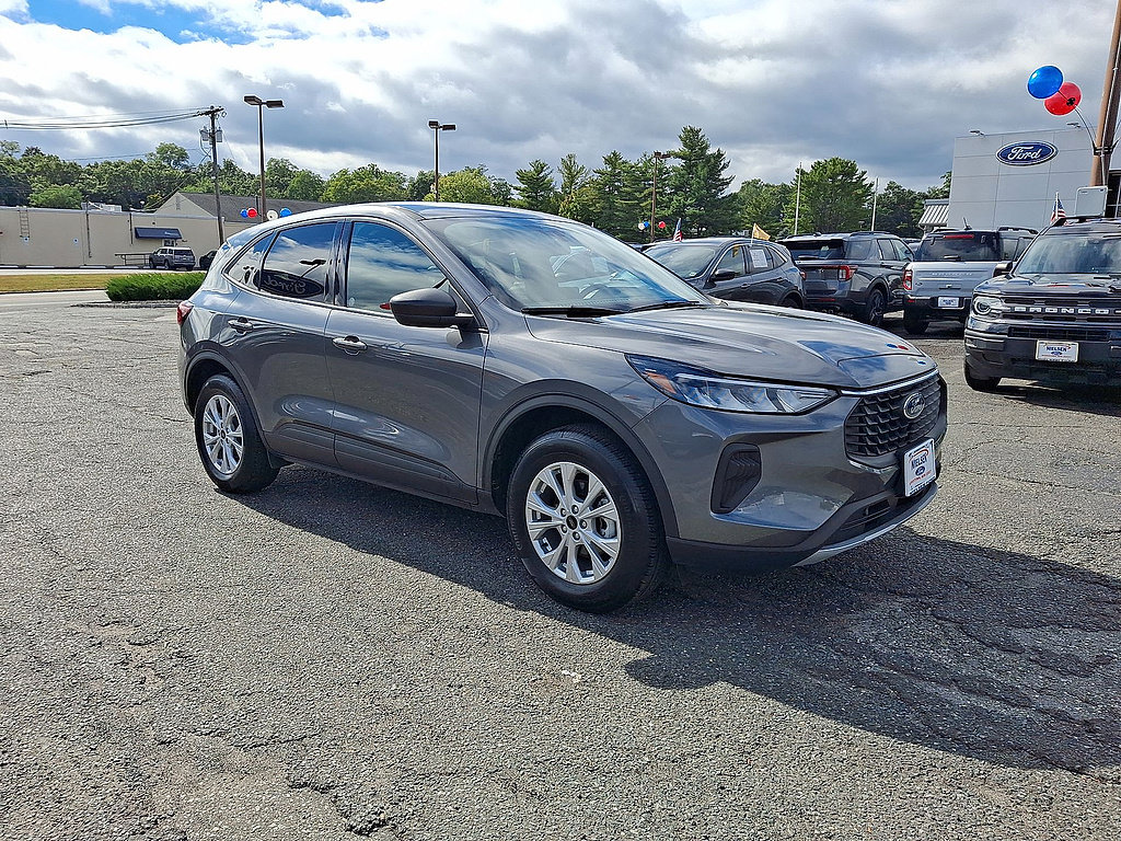 Certified 2025 Ford Escape Active AWD/4WD image 2