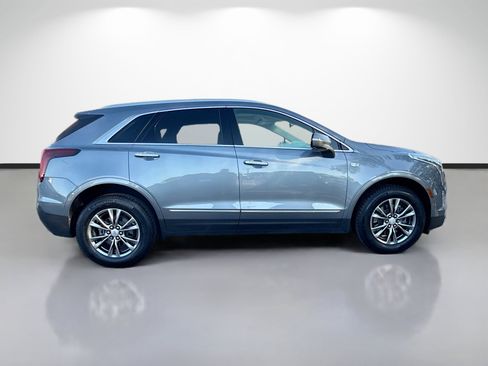 Used 2022 Cadillac XT5 Premium Luxury FWD image 2