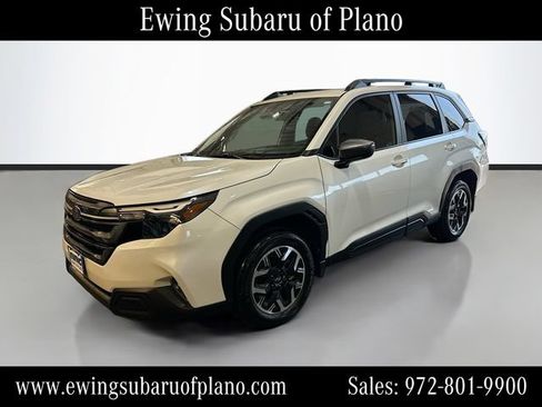 Used 2025 Subaru Forester Premium AWD/4WD image 3