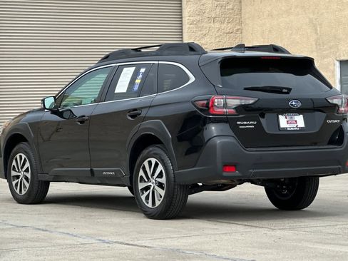 Certified 2025 Subaru Outback Premium image 5