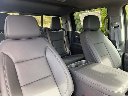 New 2026 GMC Sierra 1500 SLT image 32