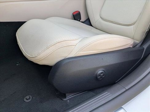 Certified 2025 Mercedes-Benz C 300 Sedan image 4