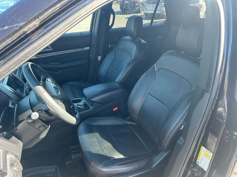 Used 2018 Ford Explorer Sport w/ Equipment Group 401A image 6