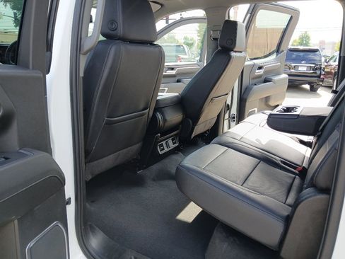 Used 2025 GMC Sierra 1500 SLT AWD/4WD image 23