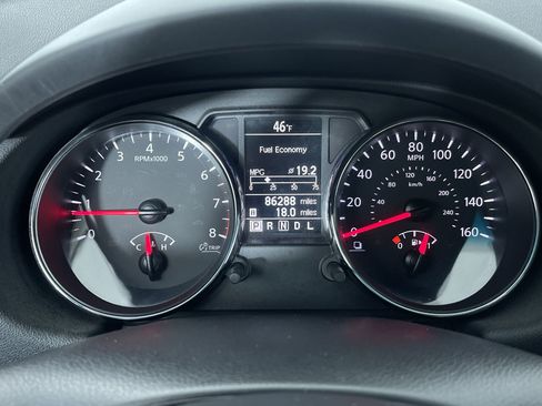 Used 2013 Nissan Rogue SV image 16