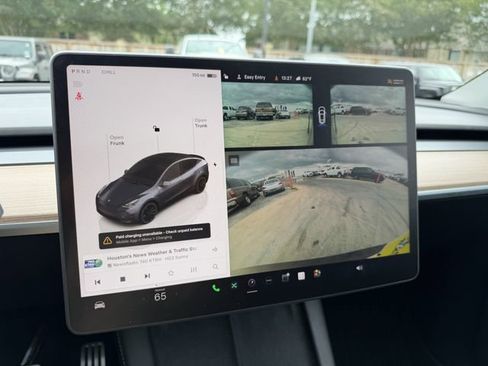 Used 2023 Tesla Model Y Performance AWD/4WD image 25