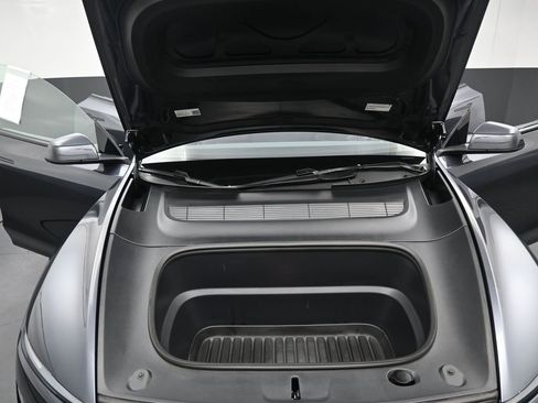 Used 2026 Tesla Model Y Long Range image 35