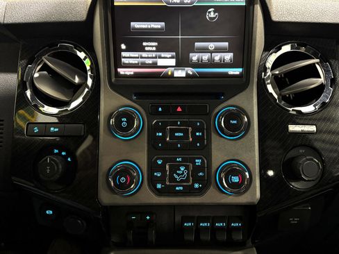 Used 2015 Ford F250 Lariat w/ Lariat Interior Package image 28