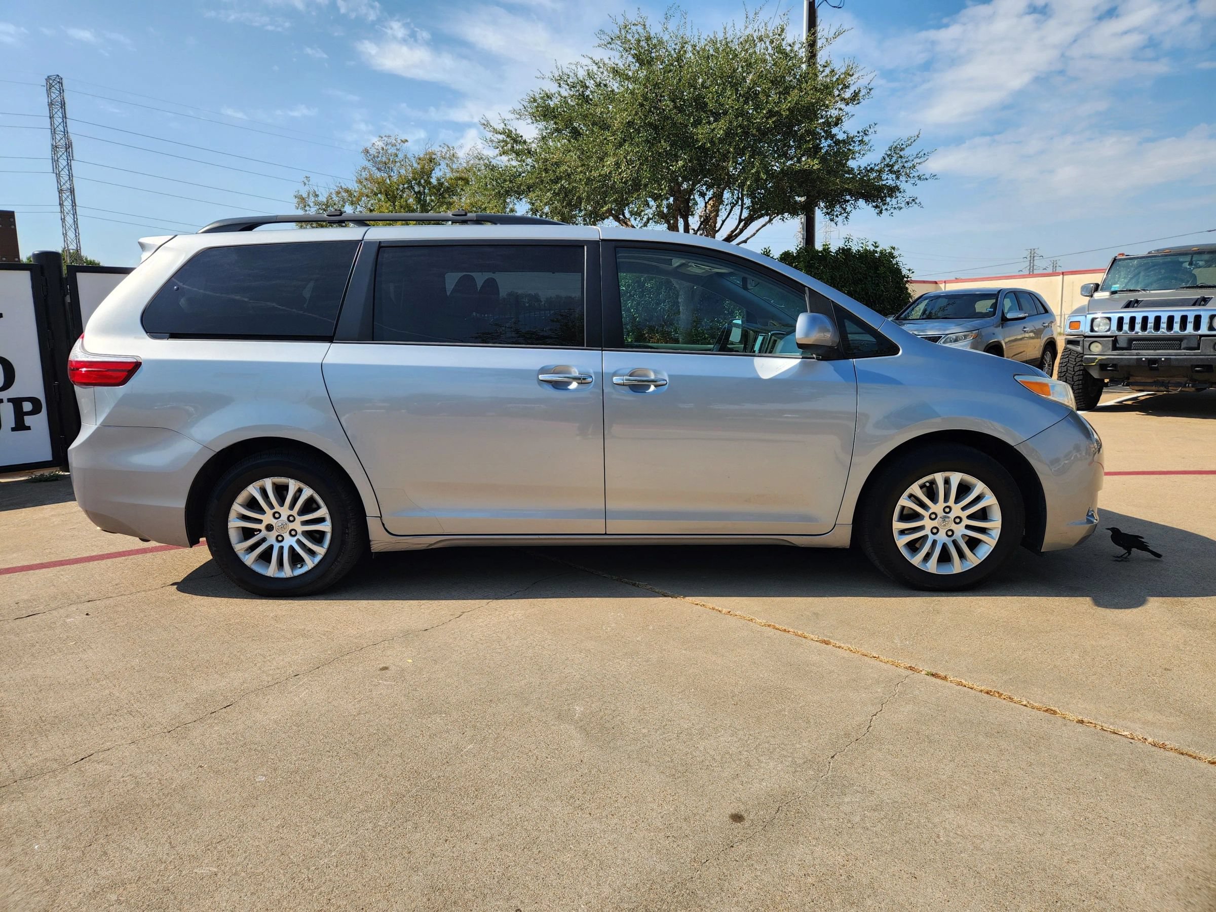 Used 2016 Toyota Sienna XLE FWD image 6