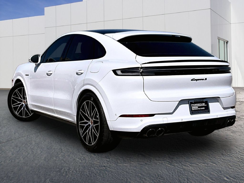 Certified 2025 Porsche Cayenne S AWD/4WD image 3