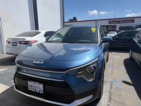 Certified 2024 Kia Niro EX FWD image 1