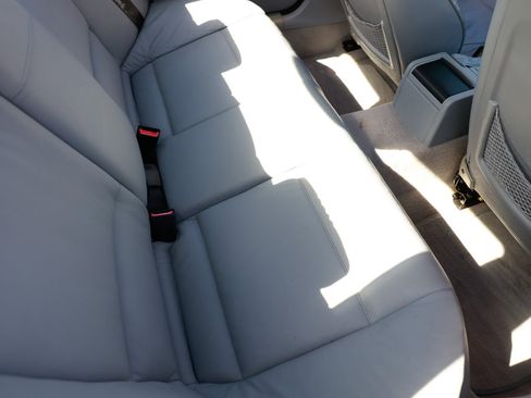 Used 1999 BMW 323i Sedan image 12