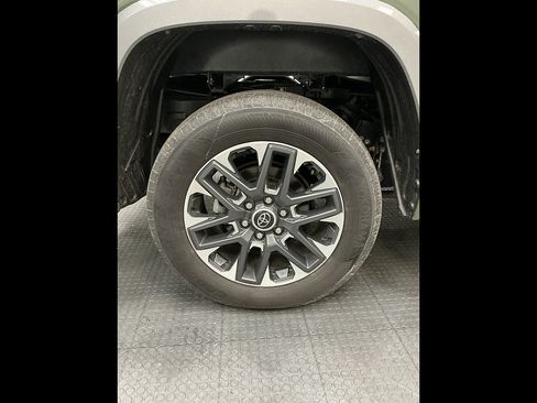 Used 2023 Toyota Tundra Limited w/ Power Package AWD/4WD image 41