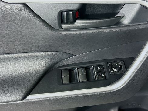 Used 2020 Toyota RAV4 LE w/ Carpet Mat Package AWD/4WD image 14