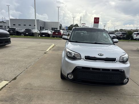Used 2016 Kia Soul + w/ Primo Package FWD image 7