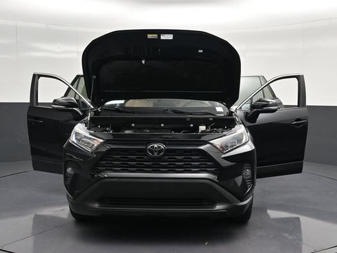 Used 2020 Toyota RAV4 XLE w/ Convenience Package FWD image 37