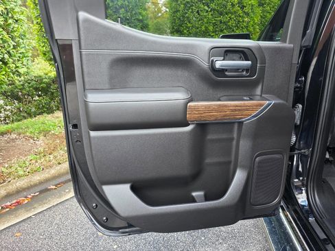 Used 2019 Chevrolet Silverado 1500 High Country w/ Z71 Off-Road Package image 33