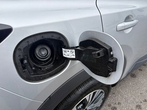 Certified 2023 Nissan Rogue SV image 35