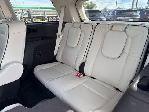Used 2023 Lincoln Aviator Black Label w/ Class IV Trailer Tow Package AWD/4WD image 16