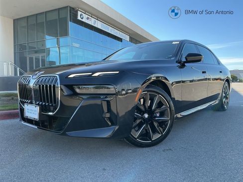 Used 2023 BMW 740i w/ Parking Assistance Package RWD image 1