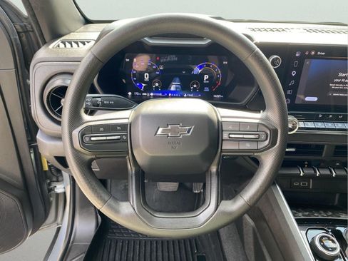 Used 2025 Chevrolet Colorado Trail Boss AWD/4WD image 21