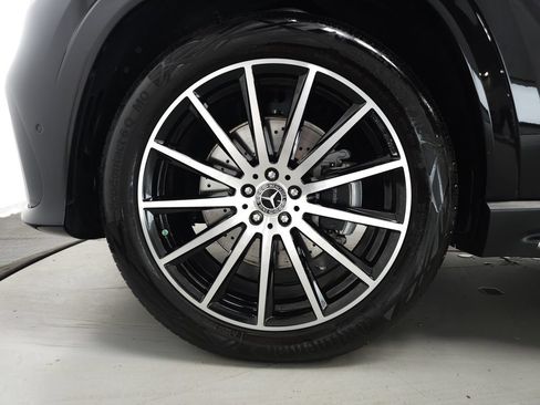 Used 2026 Mercedes-Benz GLS 580 4MATIC w/ Night Package image 39