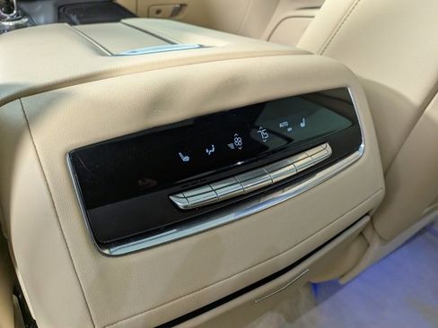 Certified 2023 Cadillac Escalade ESV Premium Luxury image 28