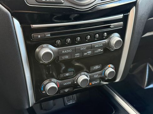 Used 2019 Nissan Pathfinder S image 34