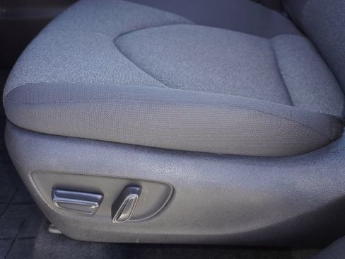 Certified 2025 Toyota Grand Highlander FWD image 16